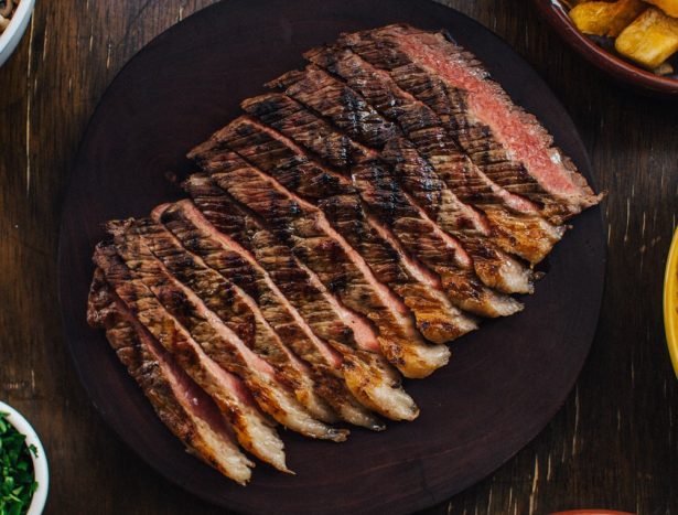 Dia do Churrasco: casas de Brasília celebram a data 2 Olinda Carne de Sol e acompanhamentos da casa e1650636582201 Dia do Churrasco: casas de Brasília celebram a data